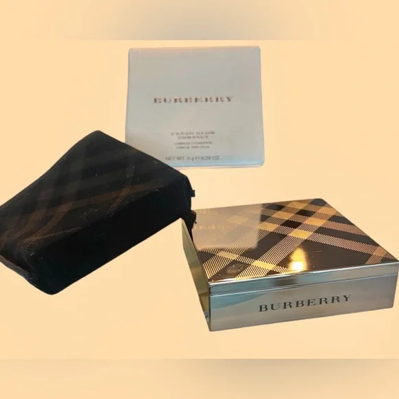 Burberry Gorgeous Compact Foundation Pressed powder NIB Fresh Glow Almond No 43 - Picture 4 of 11